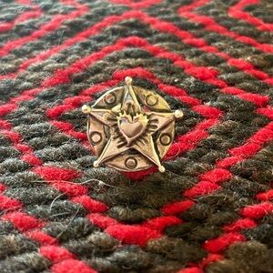 Sterling sheriff-style pin